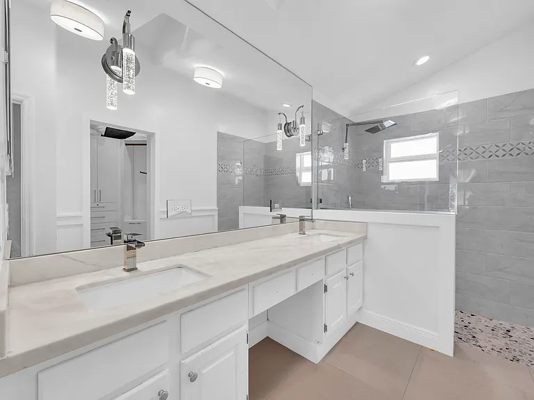 39 Dorchester Cir — Photo 9
