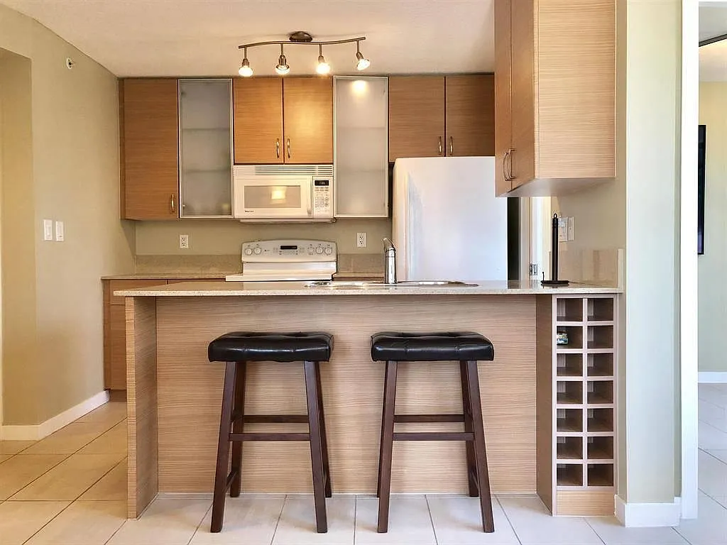1 bed, 670 sqft, $2,400 — Photo 3