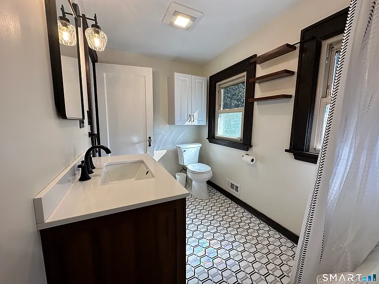 21 Elgin Ave — Photo 29