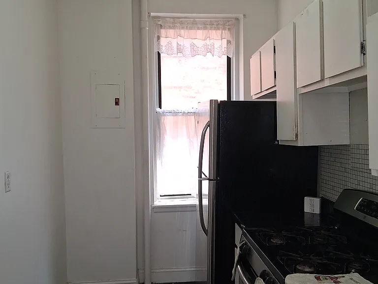 834 Riverside Dr #3E — Photo 10