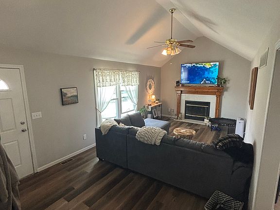 5th image of 1208 NE Bryant Cir