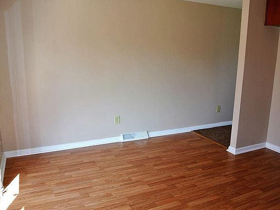 4th image of 1815 Woodbine Dr