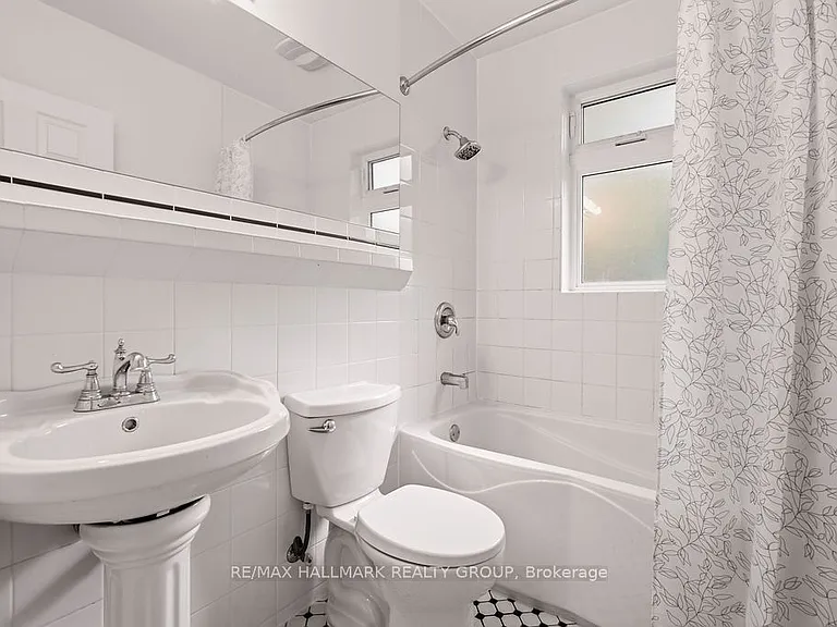 34 Lavergne St #3 — Photo 18