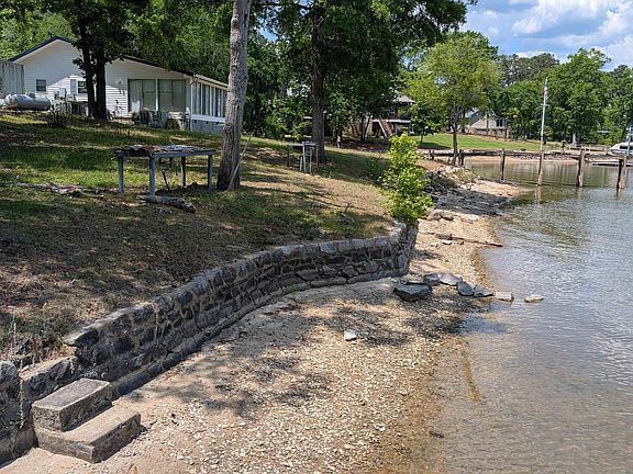 5th image of 829 Rocky Point Cir