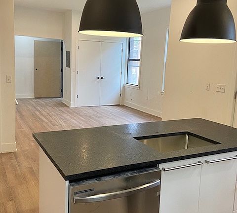 3rd image of 5556 Black St APT 1