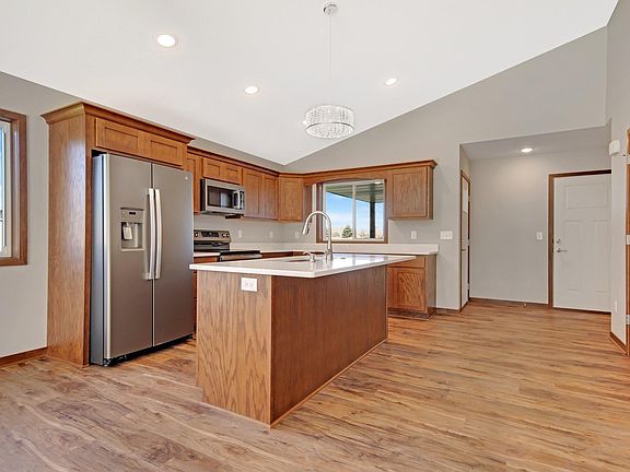 3rd image of 1334 E Aspen Dr