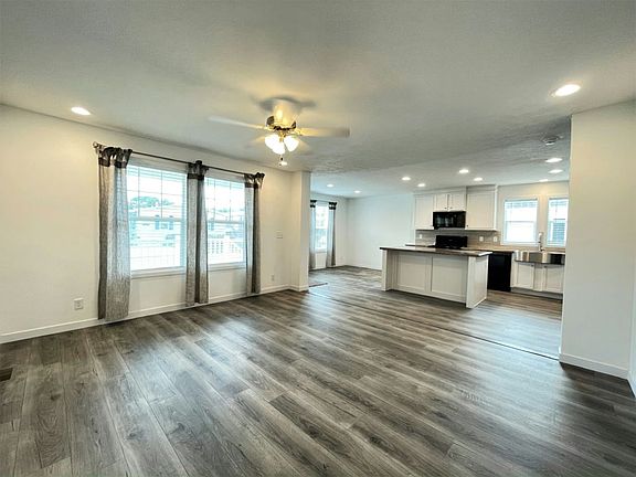 2nd image of 4951 W Augusta Blvd #S4o8h7