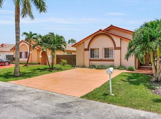 7468 NW 169th Ter, Hialeah, FL 33015