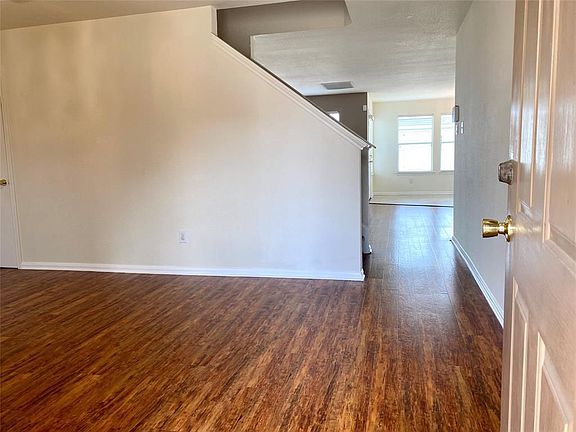 5th image of 3910 Pebble Garden Ln