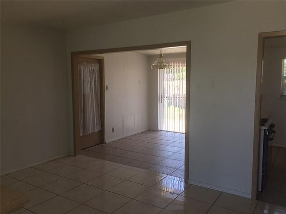 4th image of 298 Yolanda Dr