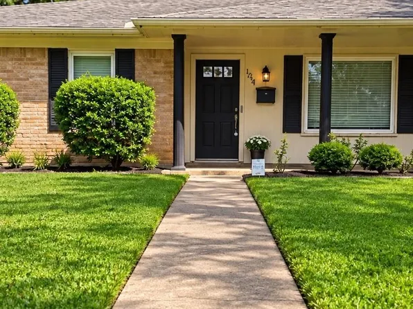 124 Dogwood St, Sugar Land, TX 77478