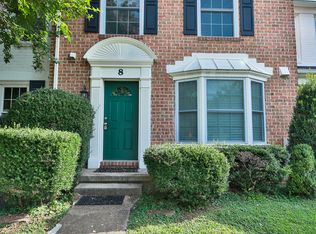 8 Donagh Ct, Lutherville Timonium, MD 21093