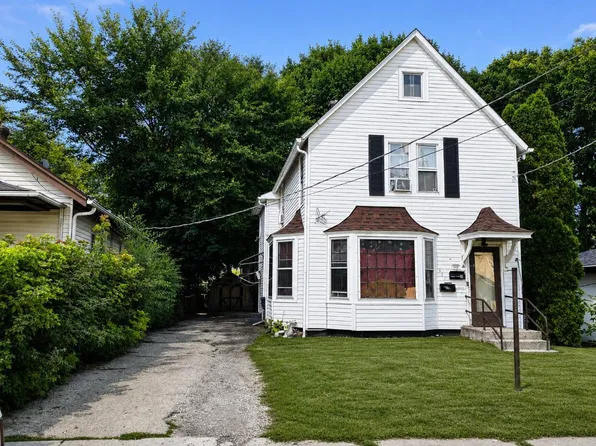 517 N Jackson St, Waukegan, IL 60085
