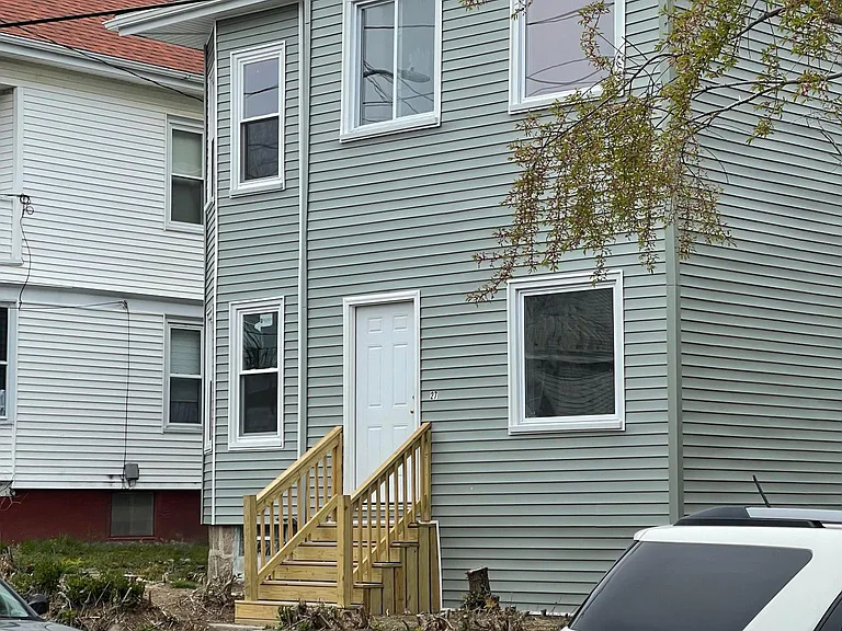27-29 Emma St #2 — Photo 9