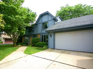 16305 W Allison Ln, New Berlin, WI 53151