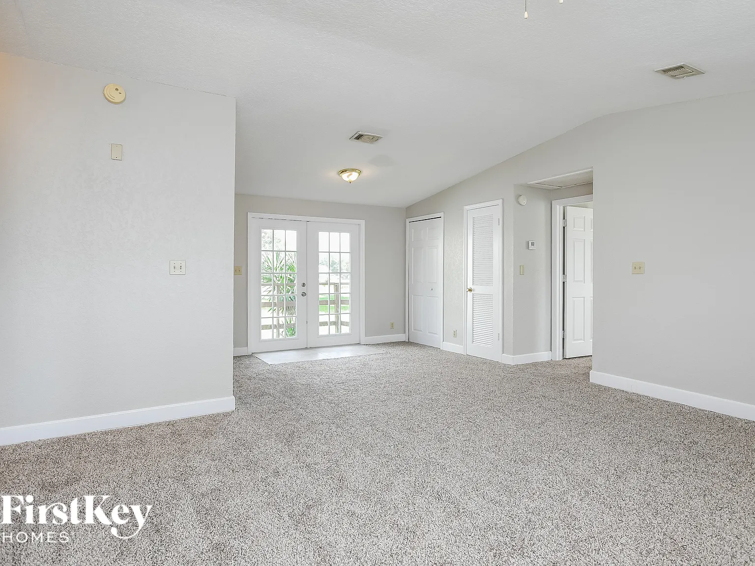 3 bed, 2.0 bath, 1092 sqft, $2,020 — Photo 4