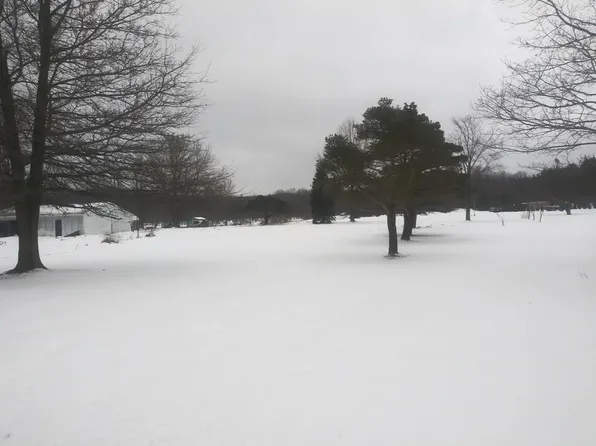 8601 Old Waterford Rd, Erie, PA 16509