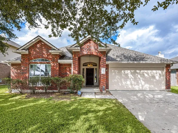 3012 Kings Isle Ln, Dickinson, TX 77539