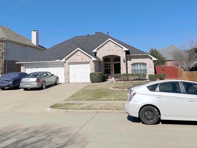 524 Breton Dr — Photo 2