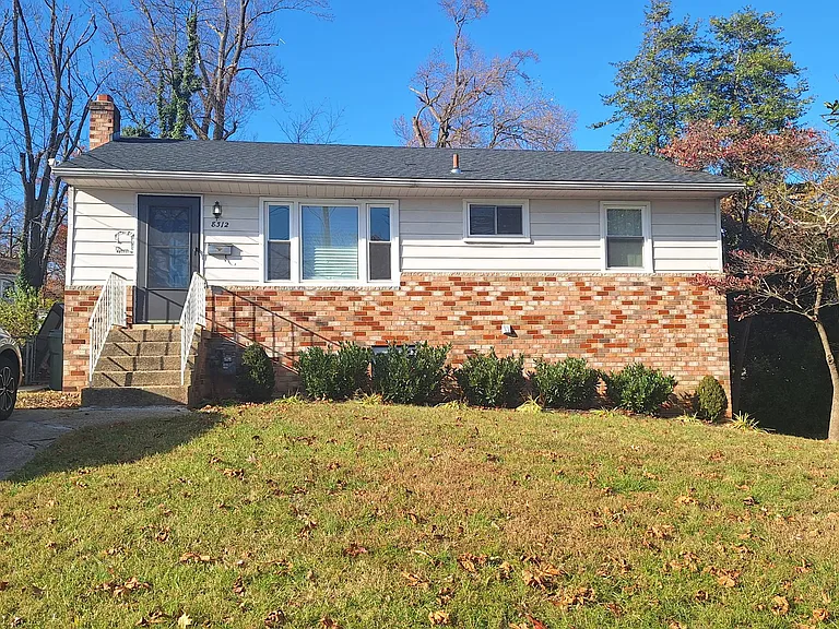 8312 Potomac Ave — Photo 10