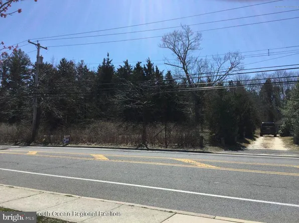 835 W Bay Ave, Barnegat, NJ 08005