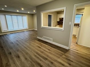 3450 Queenston Dr, Mississauga, ON L5C2G6