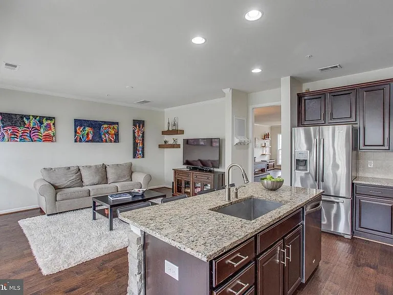42707 Wardlaw Ter — Photo 12