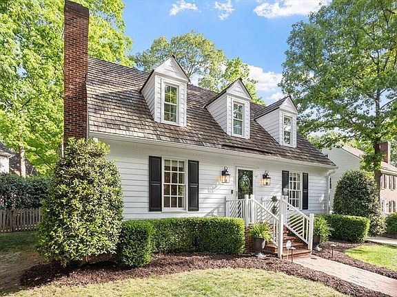 3rd image of 2220 Middlefield Ct
