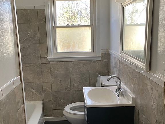 5th image of 26725 Kean St