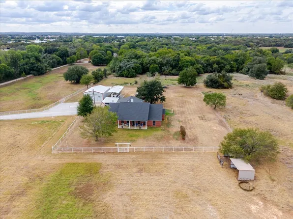 2400 Springfield Rd, Springtown, TX 76082