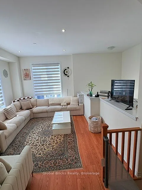 5 bed, $3,900 — Photo 2
