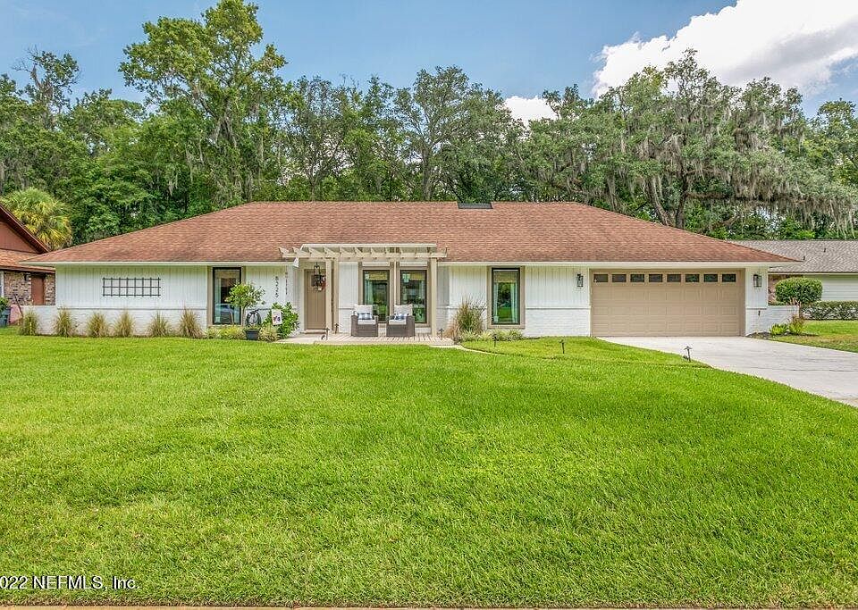 1st image of 8225 Old Port Cir N