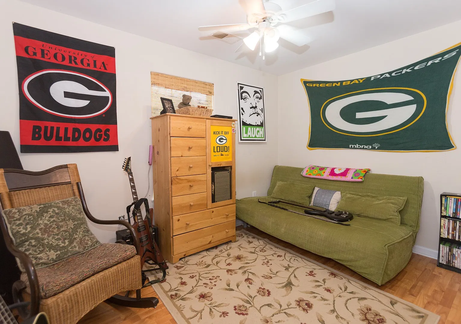 Cozy 3 bedroom house on Fourth street! — Photo 3