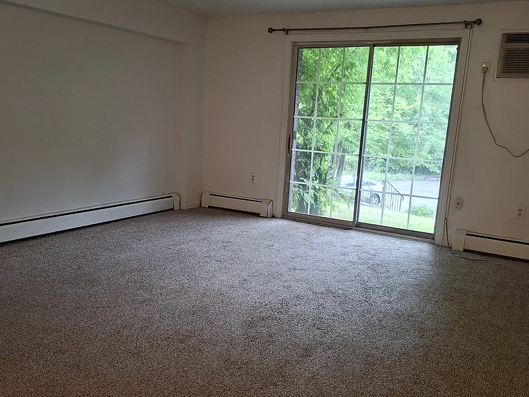 1218 Middle Tpke W #A — Photo 4
