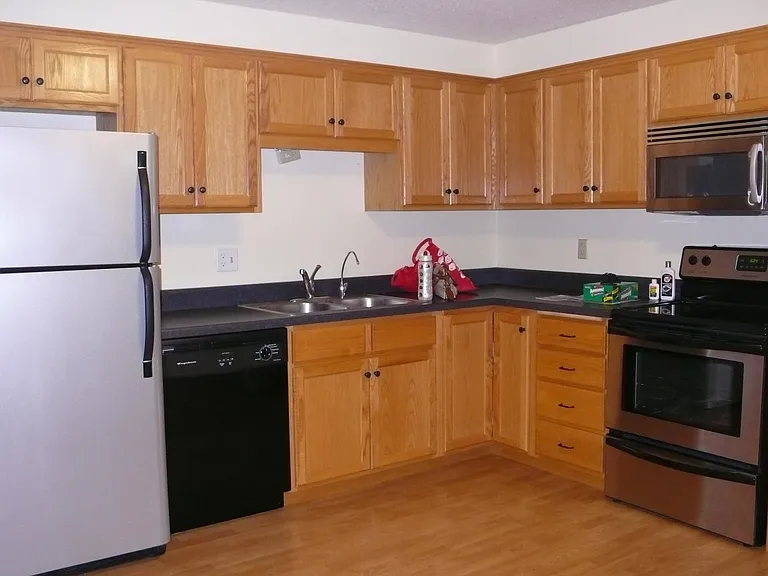 1758 Meadowlark Rd — Photo 2