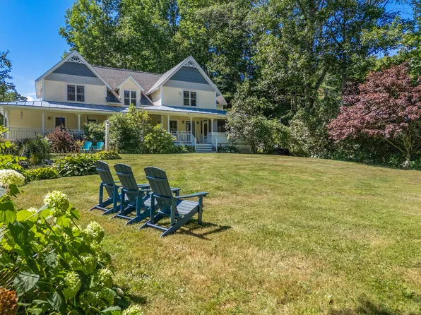 21 Verona Street, Northport, ME 04849