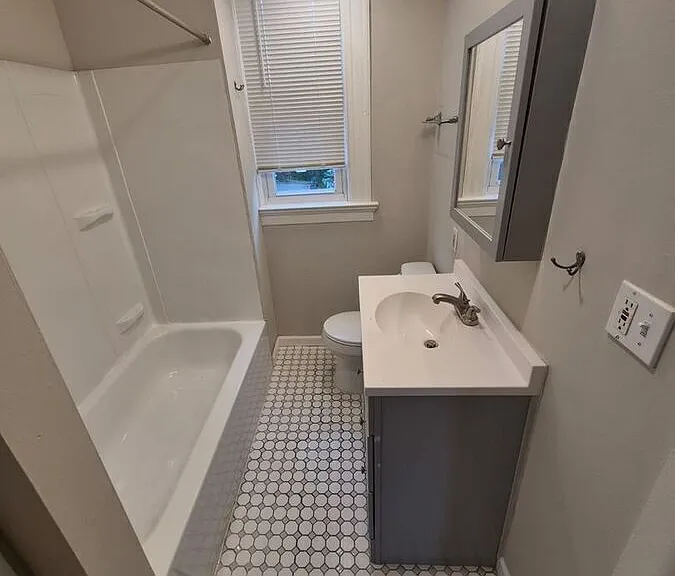 2 W Walnut St #4 — Photo 6
