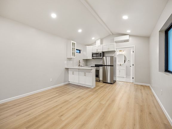4th image of 237 Briar Dr #A