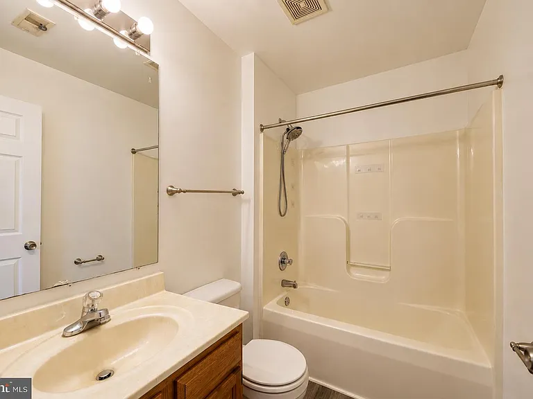 638 Villager Cir — Photo 18