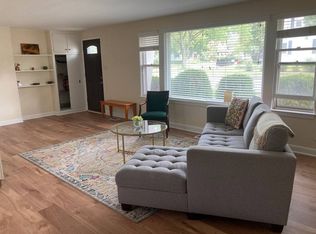 700 N Stone Ave, La Grange Park, IL 60526