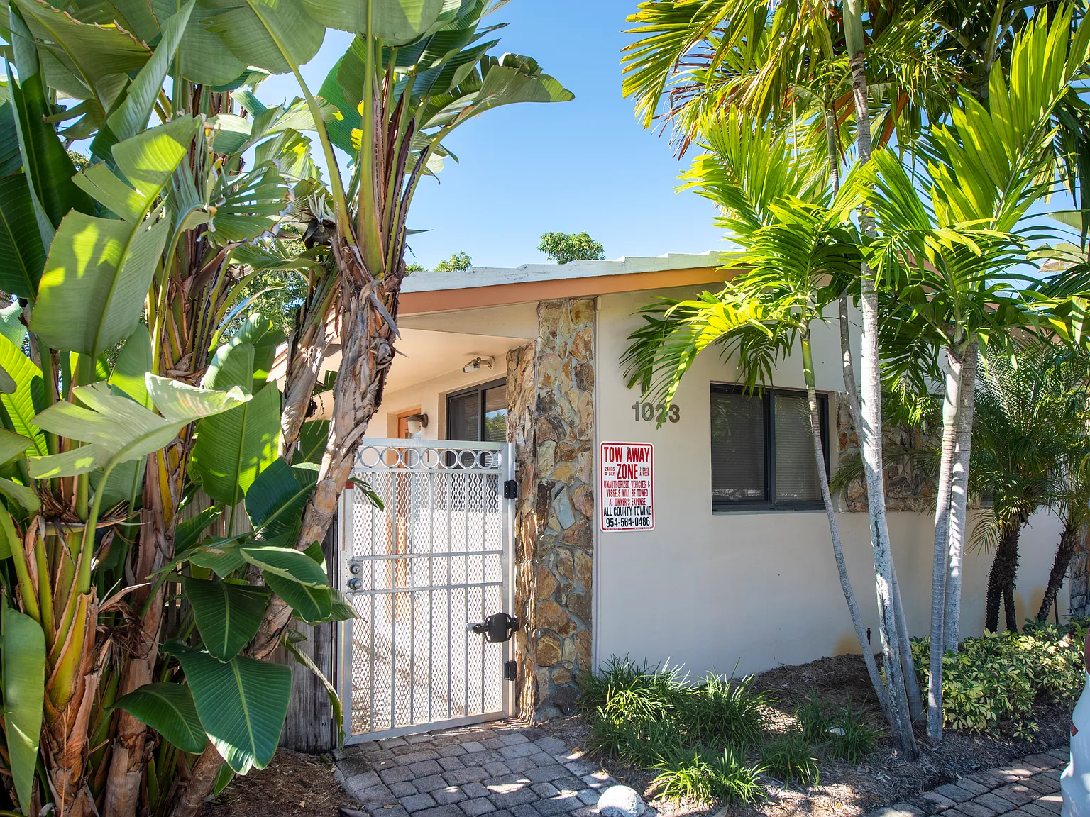 1 bed, 700 sqft, $1,600 — Photo 1