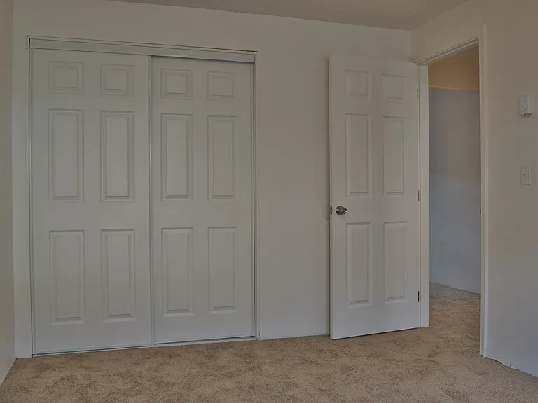 Beverly Ann Apartments — Photo 12