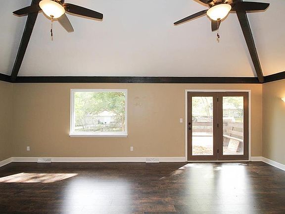 5th image of 308 SW Stoney Brook Ln