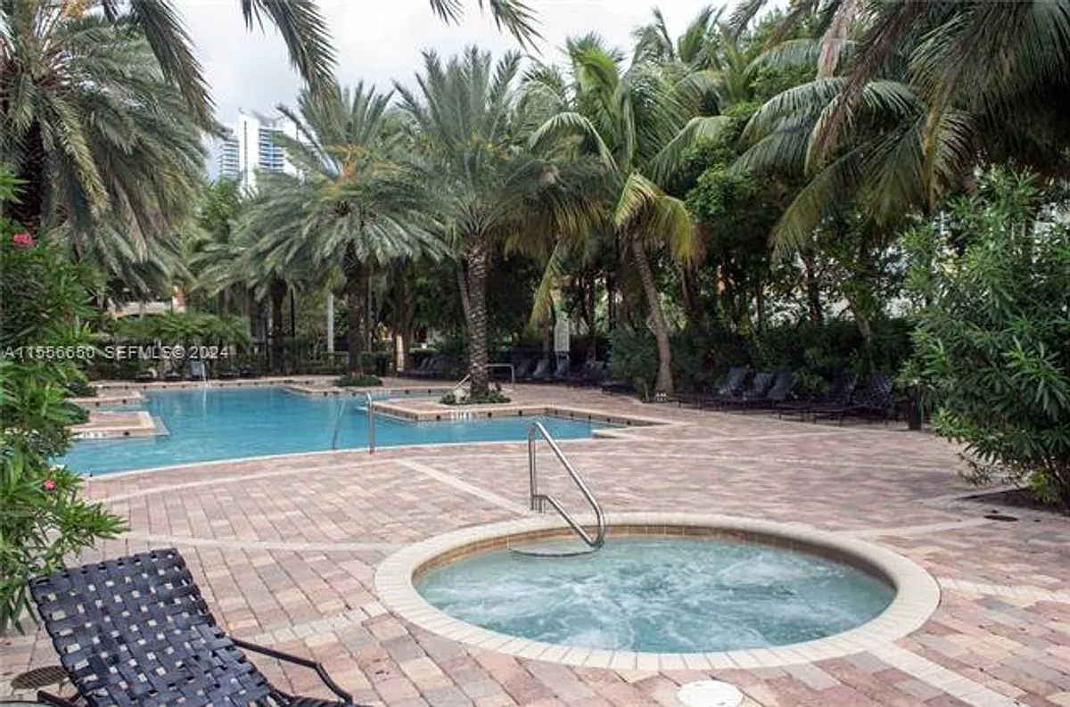 Photo 1 of 25 - 17100 N Bay Rd #1402 - Sunny Isles Beach, FL Primary Photo - 17100 N Bay Rd #1402