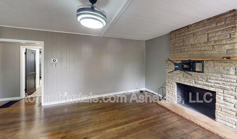 423 Crest Rd — Photo 24
