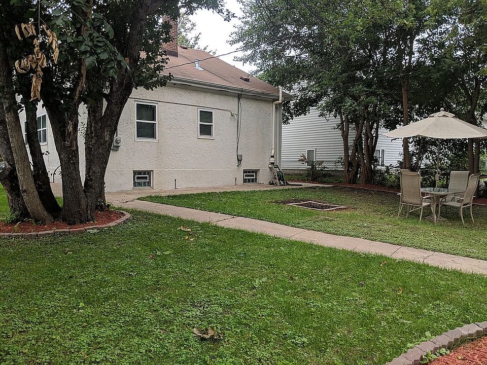 2nd image of 1642 Vincent Ave N