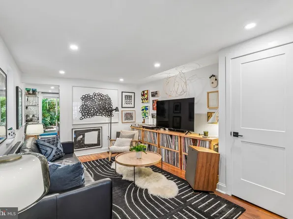 1106 Marlborough St, Philadelphia, PA 19125