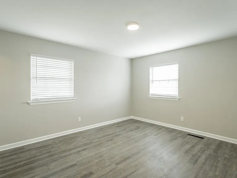 1403 Clearpoint Dr — Photo 50