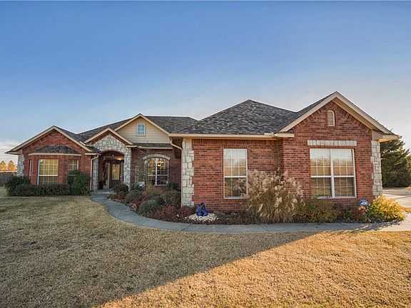 2nd image of 101 Alisha Ln