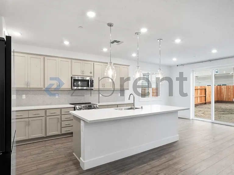 3358 Jubilee Dr — Photo 11